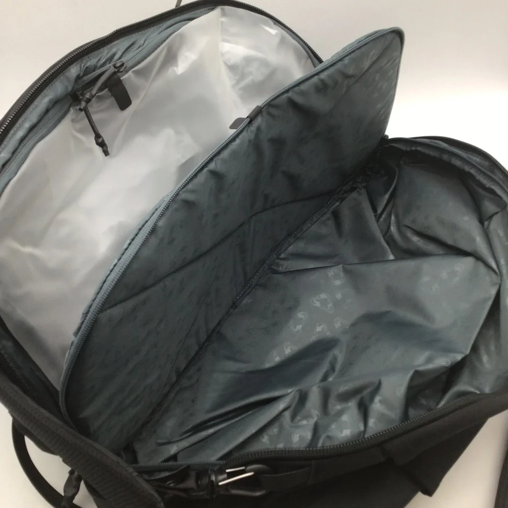 Thule Aion Duffel 35L Black Waxed Canvas Travel Bag Crossbody 3204725 NEW